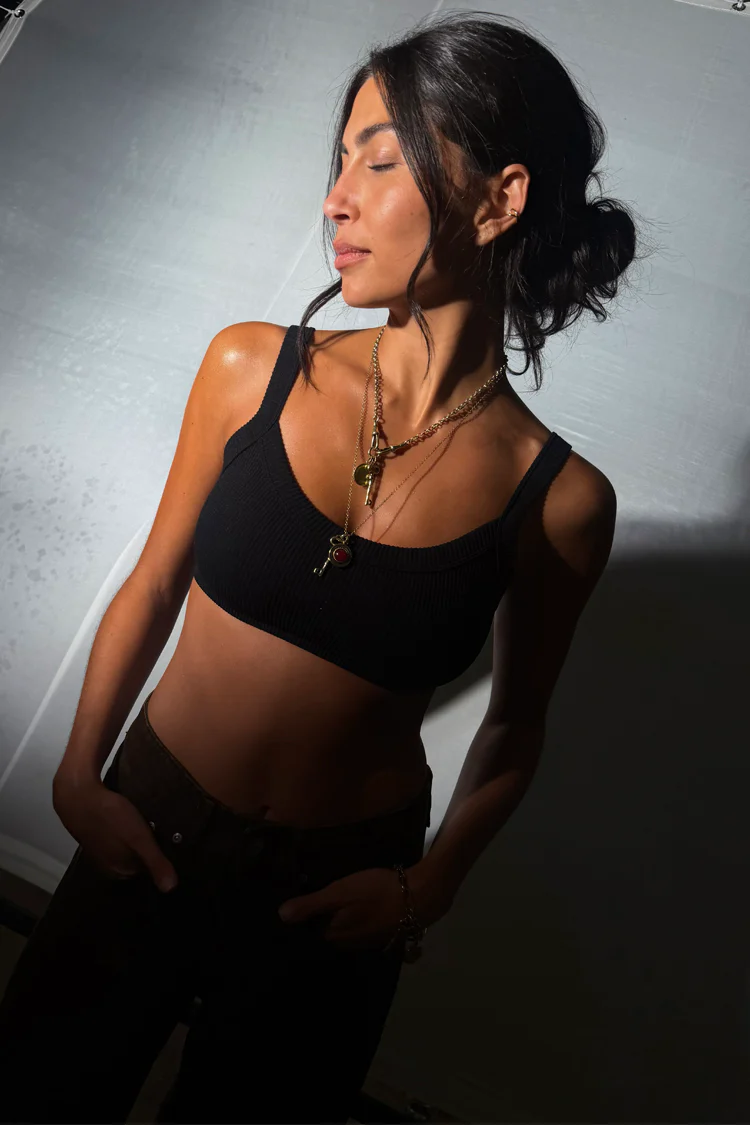 Deloris Thin Chain Key Necklace - Image 4